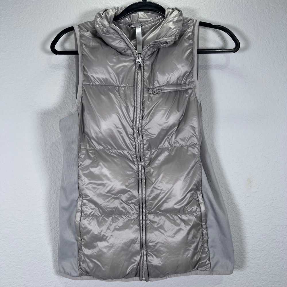 Fabletics Puffer Vest Lightweight Quilted Full Zip Sleeveless Layer size small - Picture 2 of 8